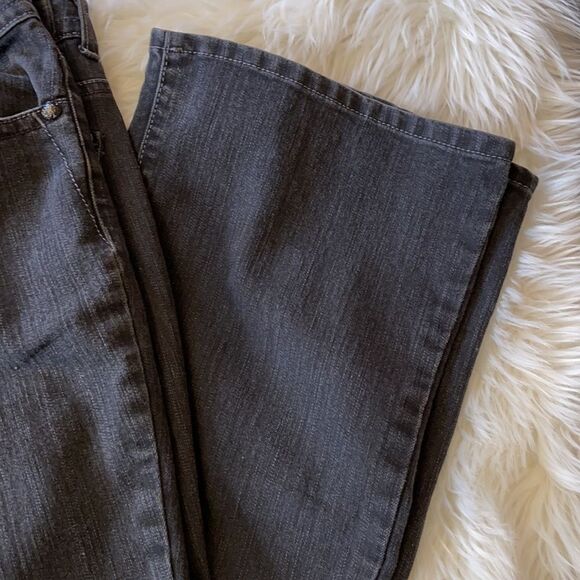 Style & Co Curvy Fit Boot Cut Wide Leg High Rise Jeans With Rhinestones 14 - Picture 4 of 16